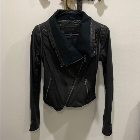 Line leather jacket - Picture 2 of 8